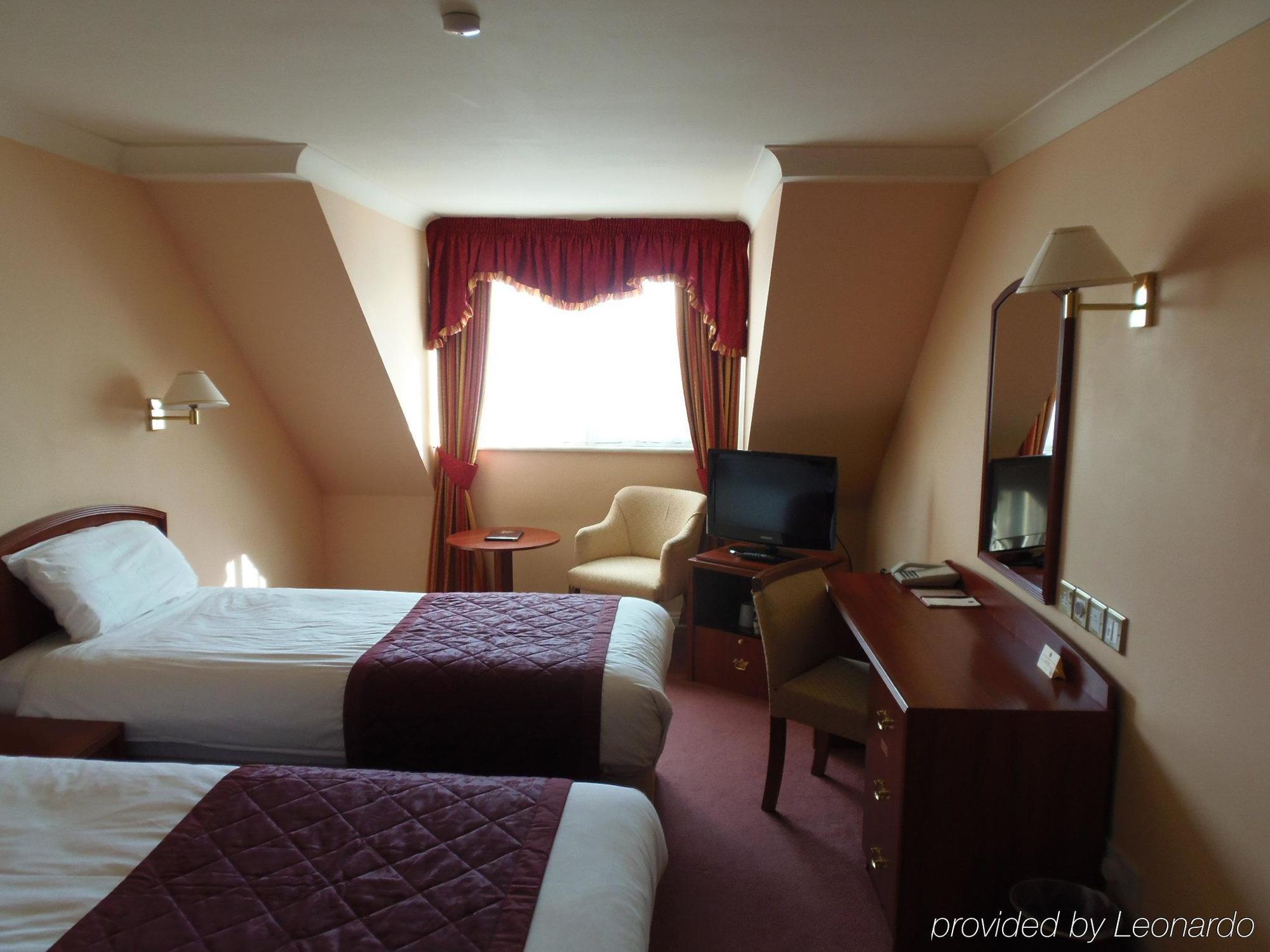 Potters International Hotel Aldershot Eksteriør billede