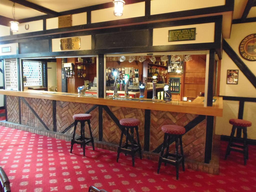 Potters International Hotel Aldershot Eksteriør billede