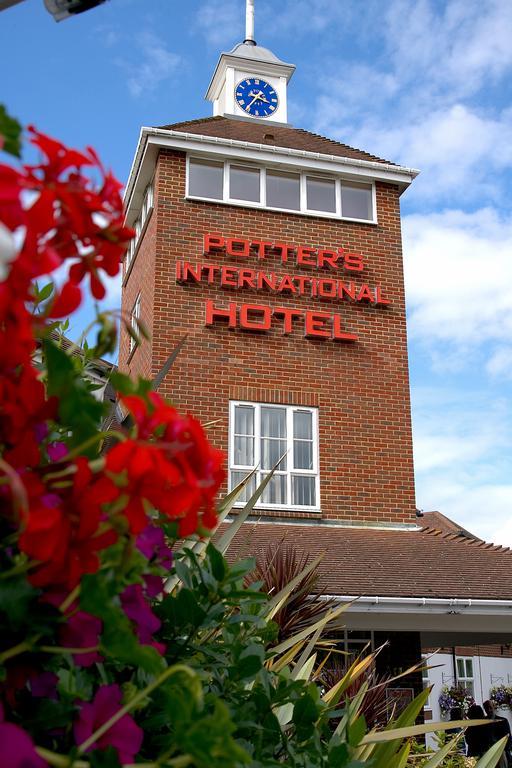 Potters International Hotel Aldershot Eksteriør billede